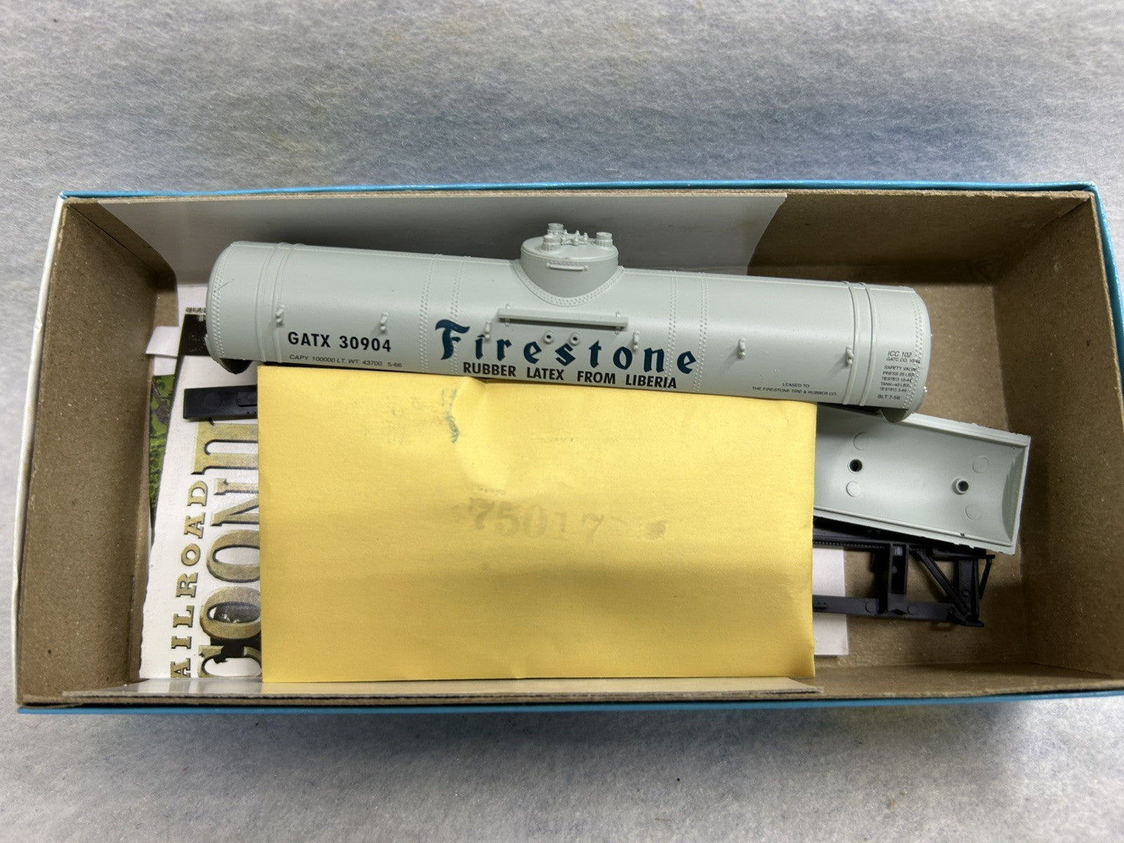 Athearn 17,000 Gallon Tank Car Kits (PLEASE SPECIFY WHICH ONE YOU WANT) HO￼