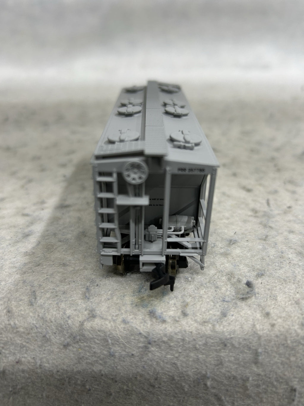 Nice Atlas Pennsy 2-Bay Covered Hopper Cars HO