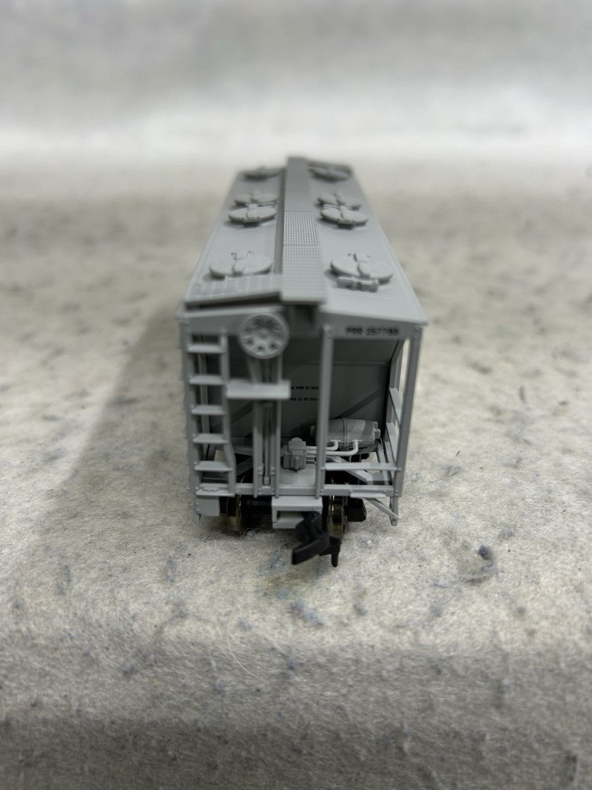 Nice Atlas Pennsy 2-Bay Covered Hopper Cars HO