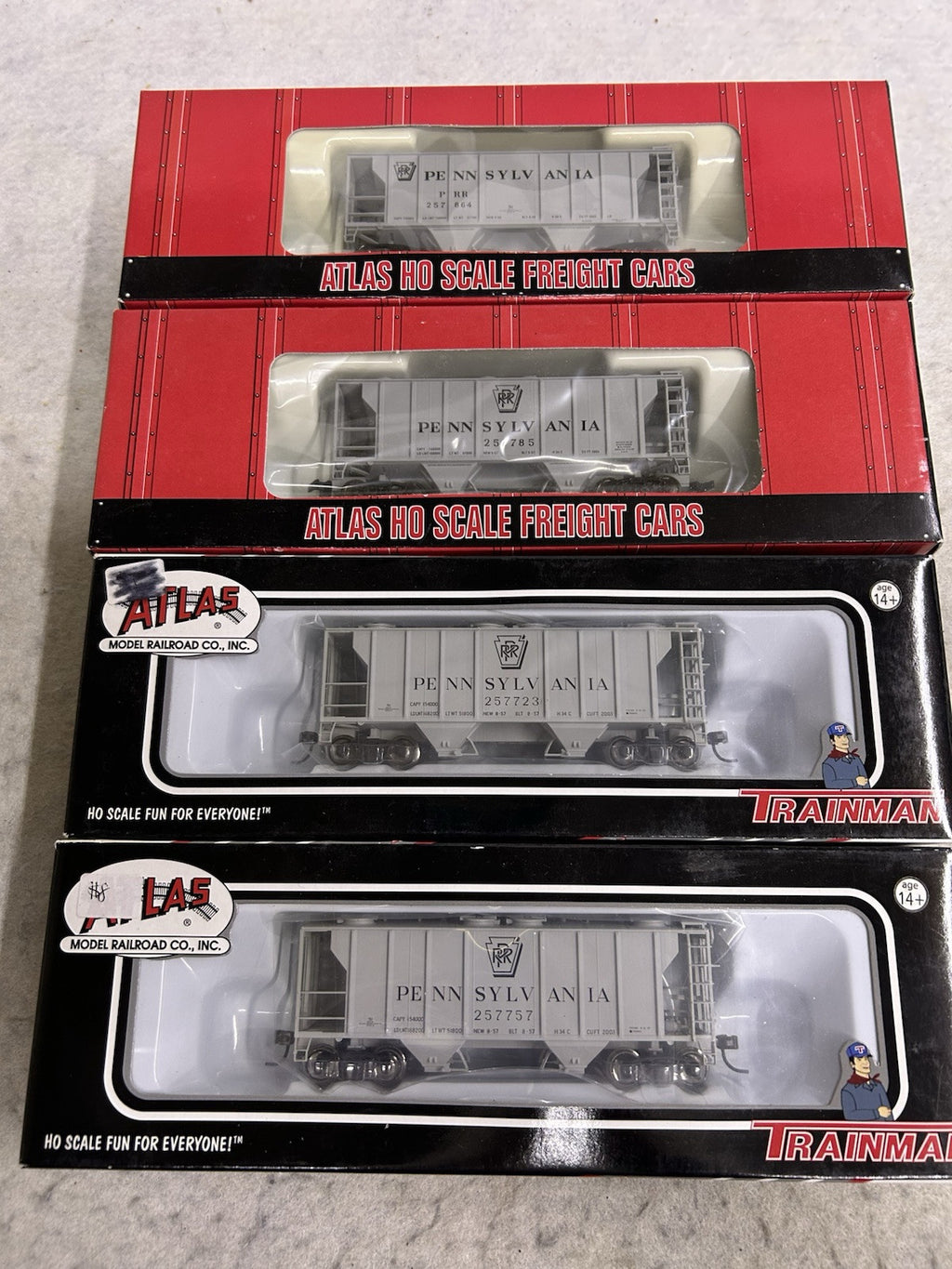 Nice Atlas Pennsy 2-Bay Covered Hopper Cars HO
