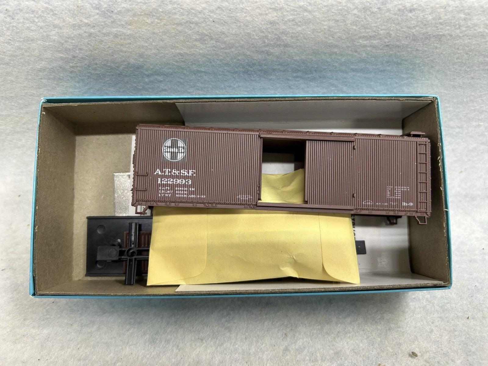 Nice Athearn 40’ BoxReefer Cars Kits, HO (SPECIFY WHICH YOU WANT WHEN ORDERING)