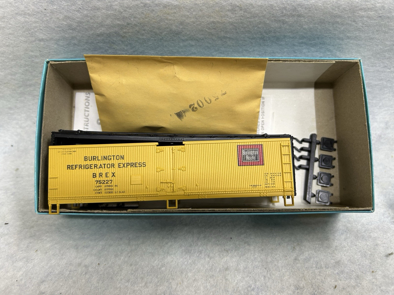 Nice Athearn 40’ BoxReefer Cars Kits, HO (SPECIFY WHICH YOU WANT WHEN ORDERING)