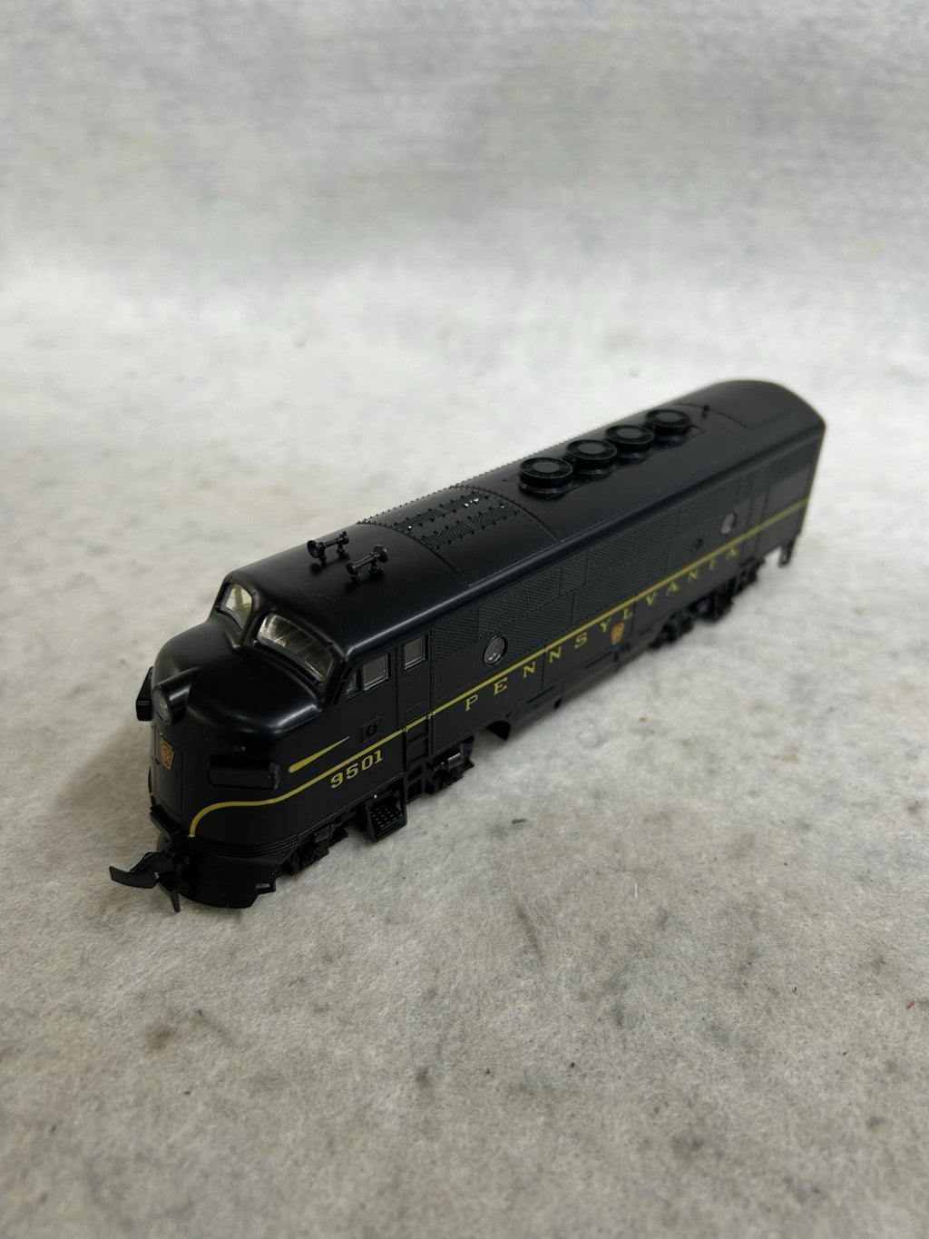 Stout Stewart F-3/Phase II PENNSY Loco HO