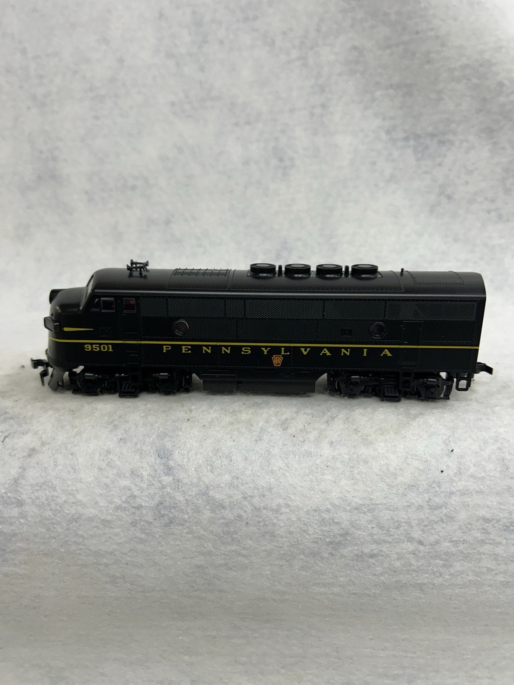 Stout Stewart F-3/Phase II PENNSY Loco HO