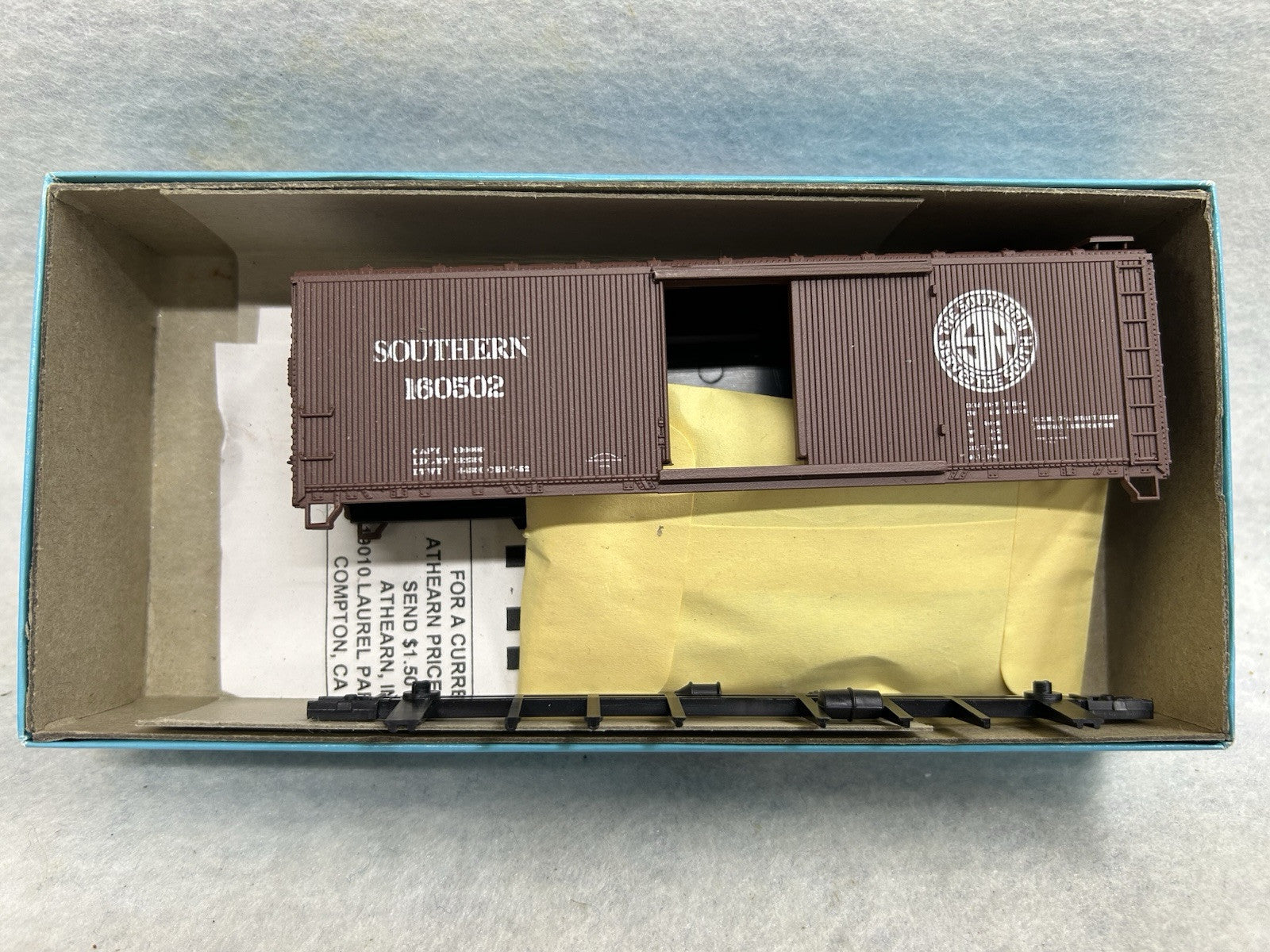 Nice Athearn 40’ BoxReefer Cars Kits, HO (SPECIFY WHICH YOU WANT WHEN ORDERING)