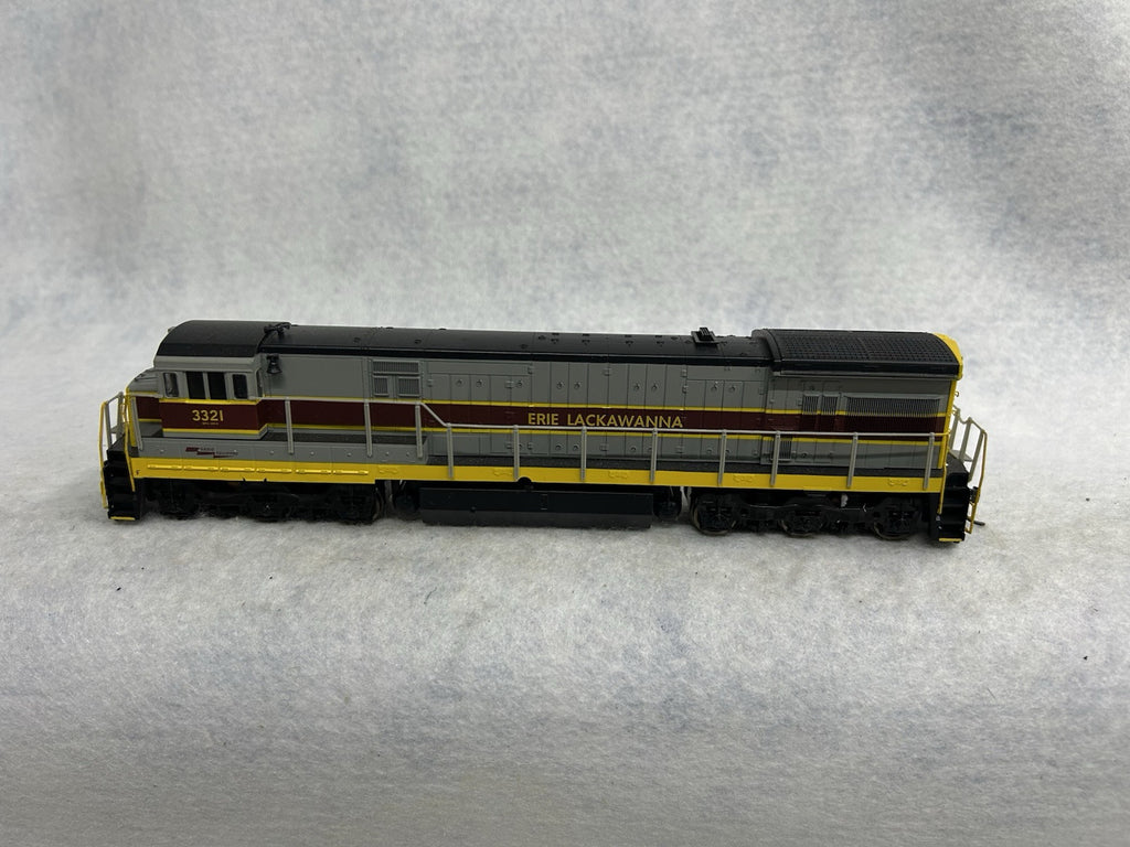 Beautiful Atlas U-36C E-L Locomotive HO