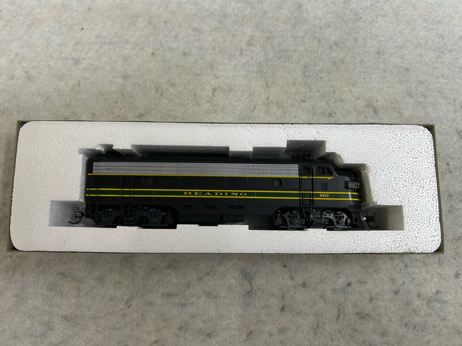 Beautiful Atlas FP-7A Reading Engine HO