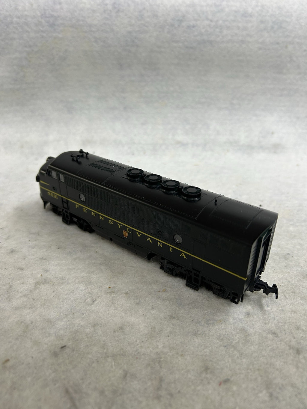 Stout Stewart F-3/Phase II PENNSY Loco HO
