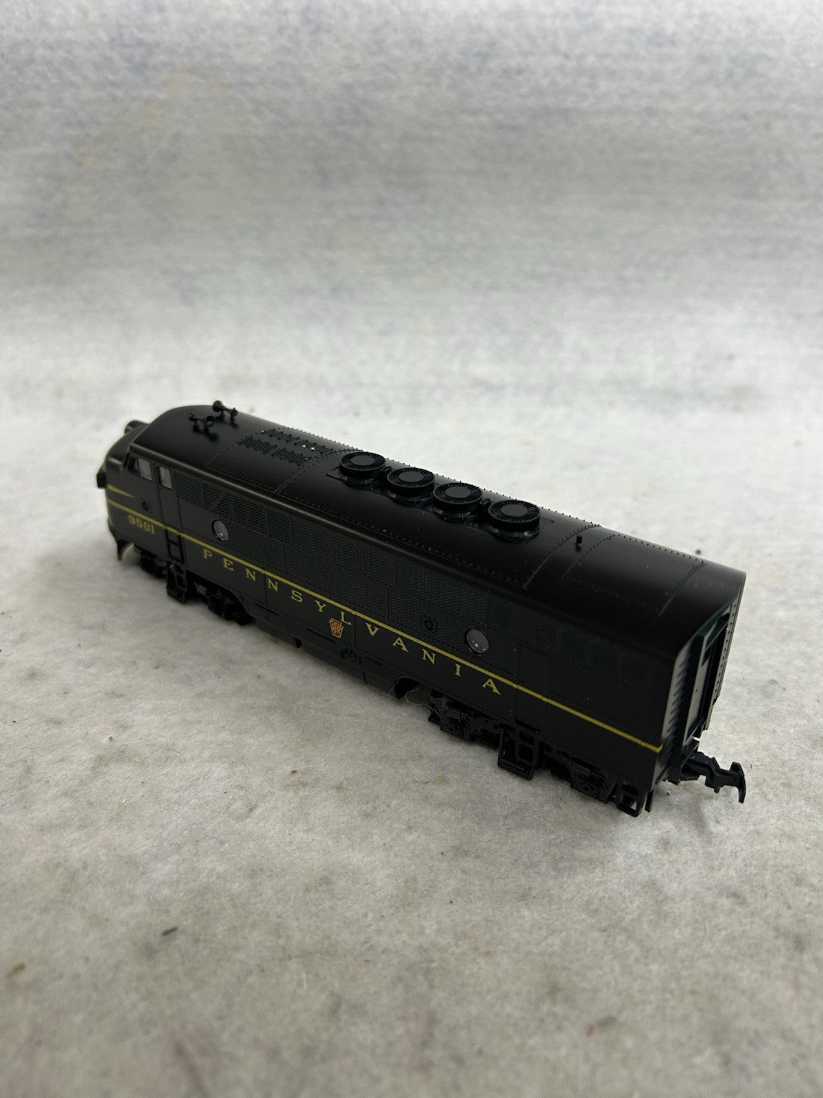 Stout Stewart F-3/Phase II PENNSY Loco HO