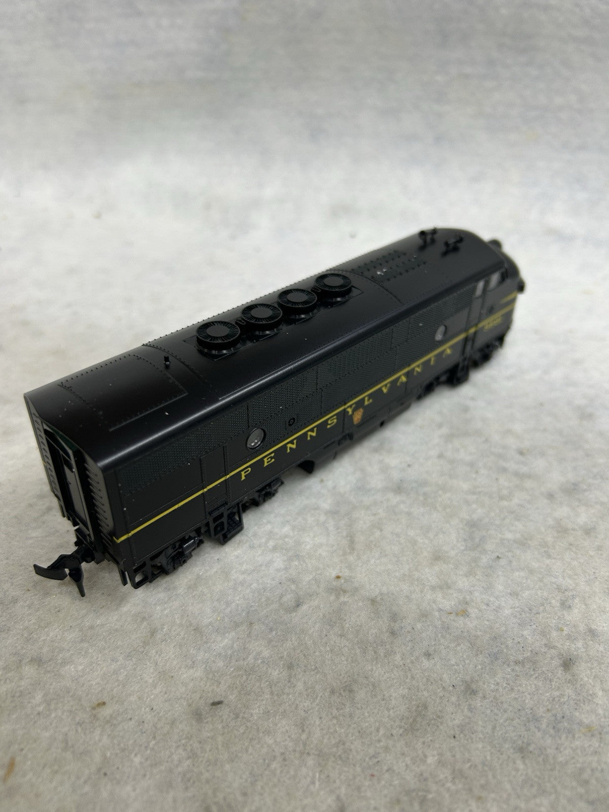 Stout Stewart F-3/Phase II PENNSY Loco HO