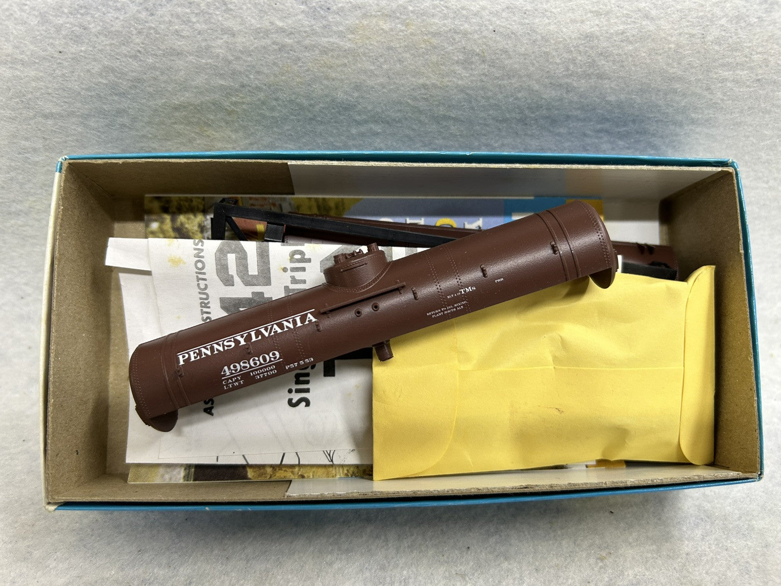 Athearn 17,000 Gallon Tank Car Kits (PLEASE SPECIFY WHICH ONE YOU WANT) HO￼
